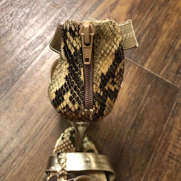 Steve Madden Platform Pumps size 6 - Picture 5 of 8